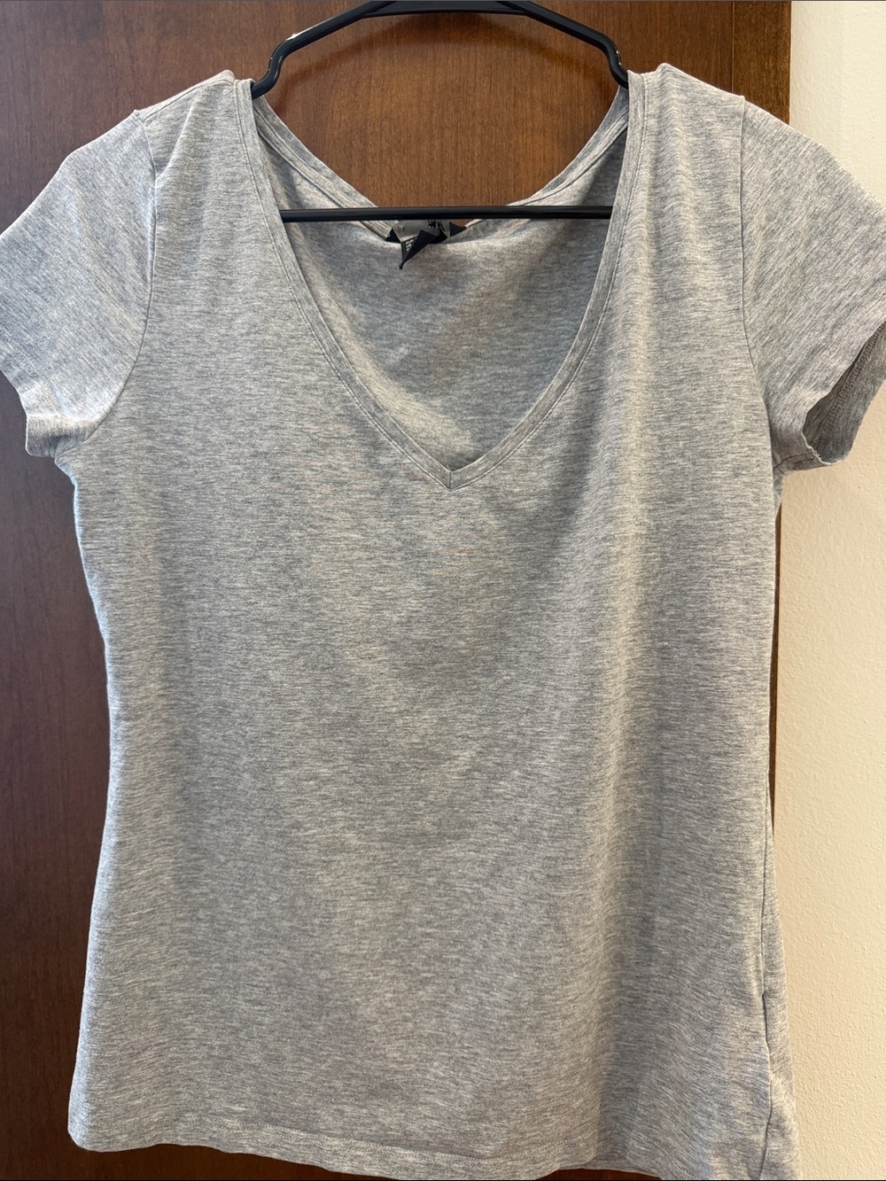 H&M Heather Gray V-Neck Short Sleeve Tee
